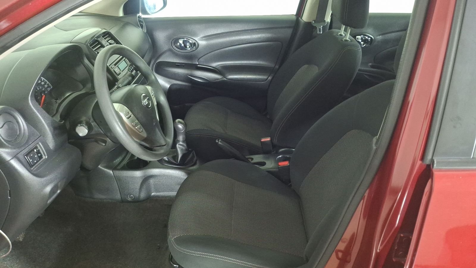 Nissan Versa 2016 - Imagen 12 de 15