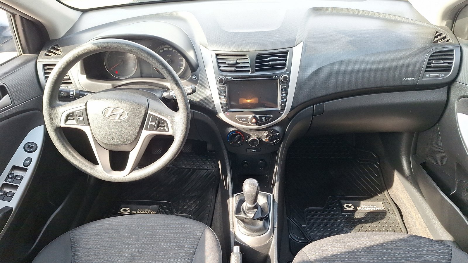 Hyundai Accent 2019 - Imagen 6 de 15