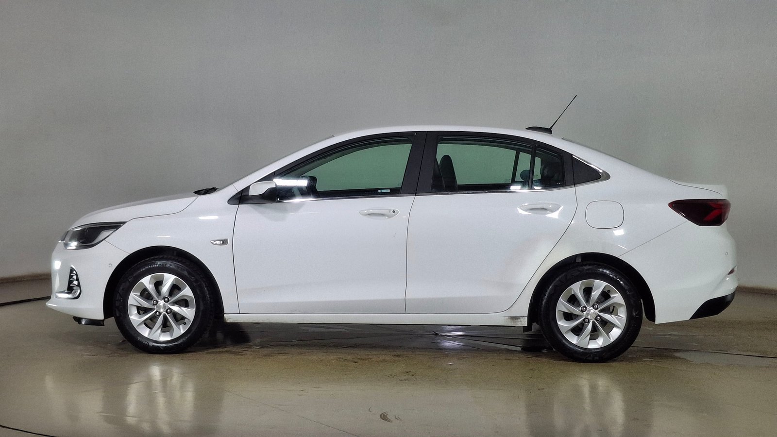 Chevrolet Onix 2020 - Imagen 7 de 16