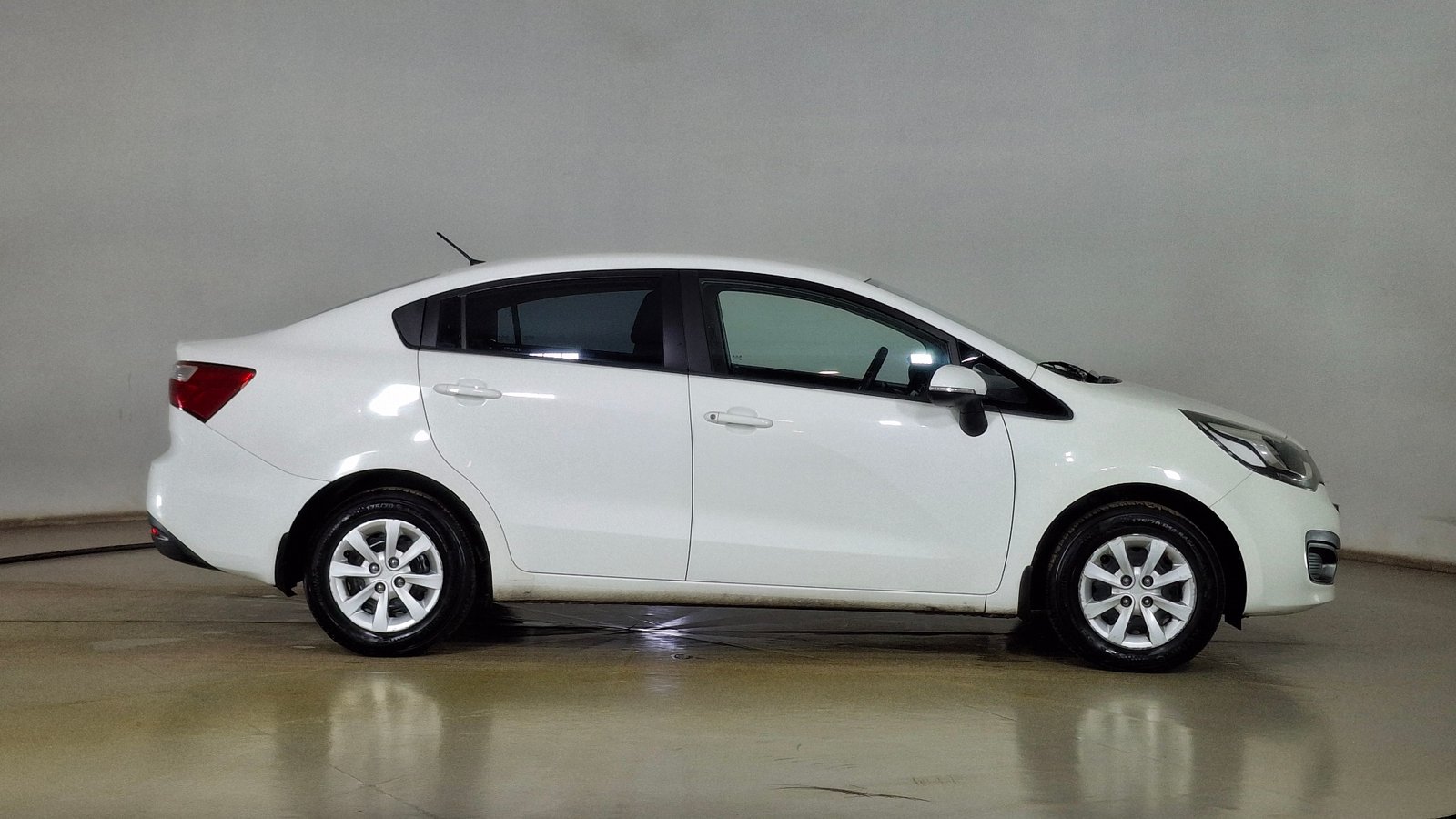 Kia RIO 4 2013 - Foto 4 de 15