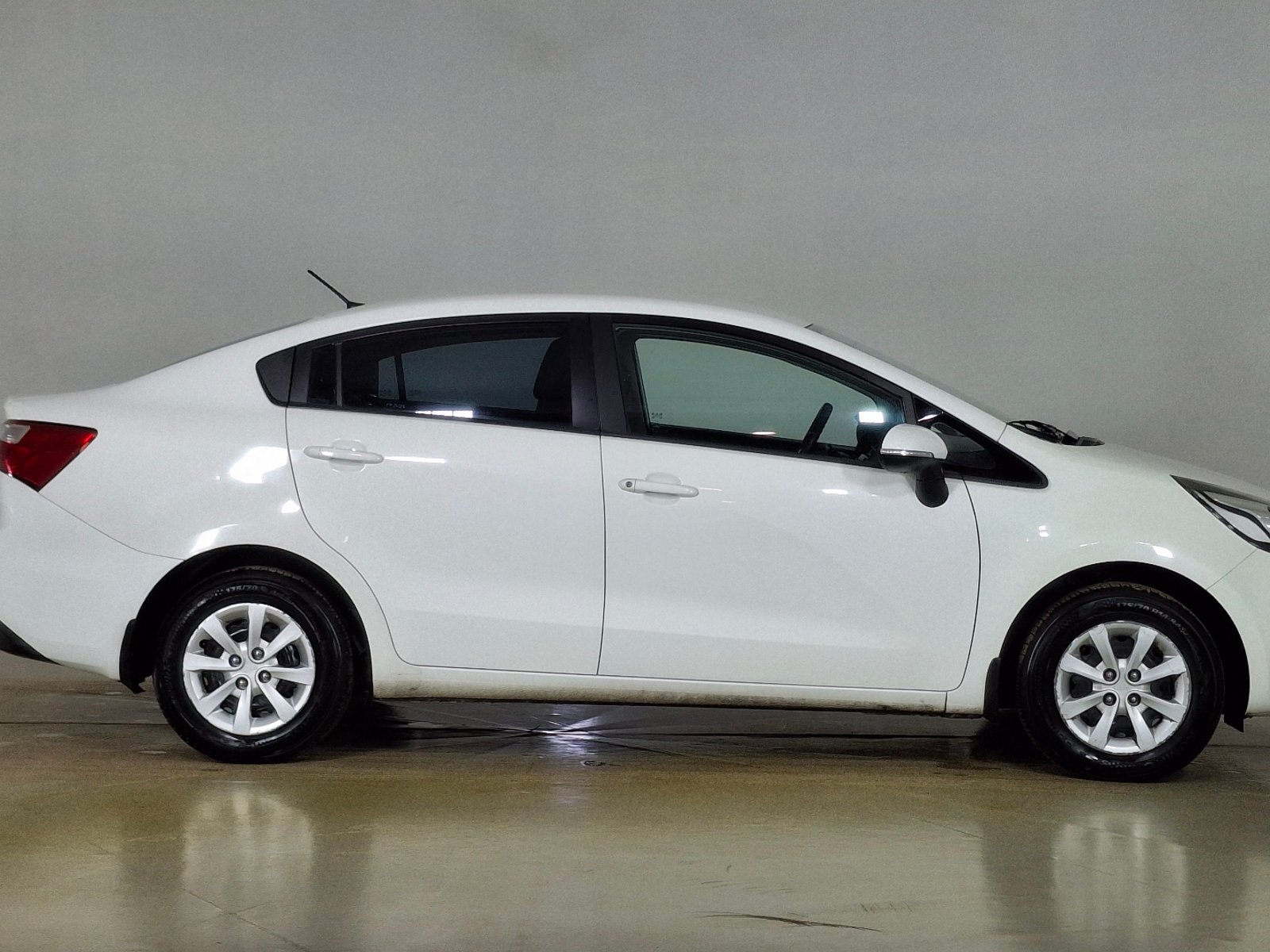 Kia RIO 4 2013 - Foto 4 de 15