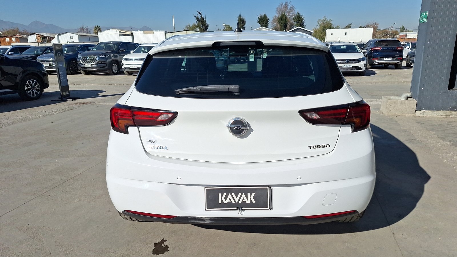 Opel Astra 2018 - Foto 3 de 16