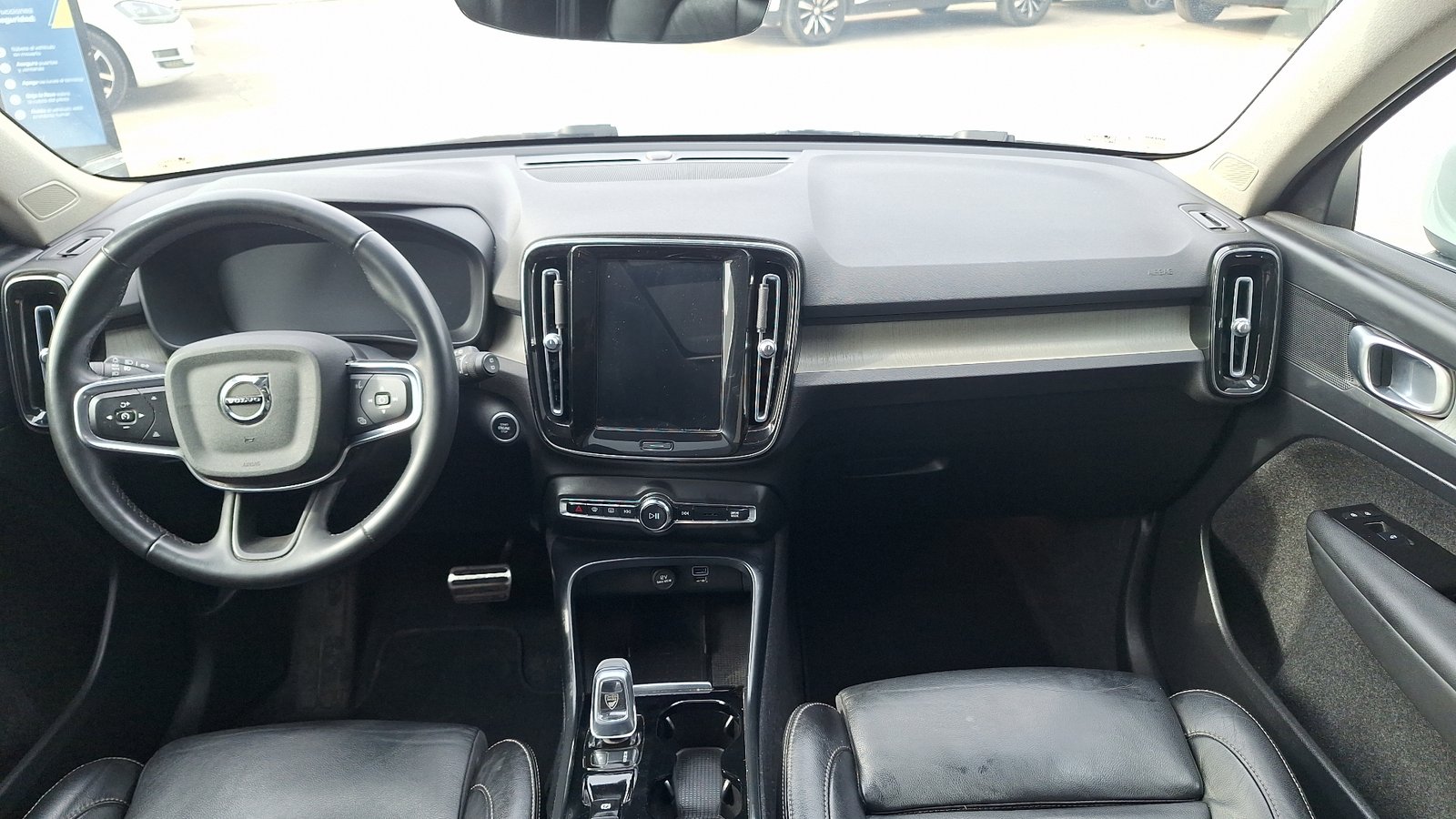 Volvo XC40 2022 - Imagen 6 de 16