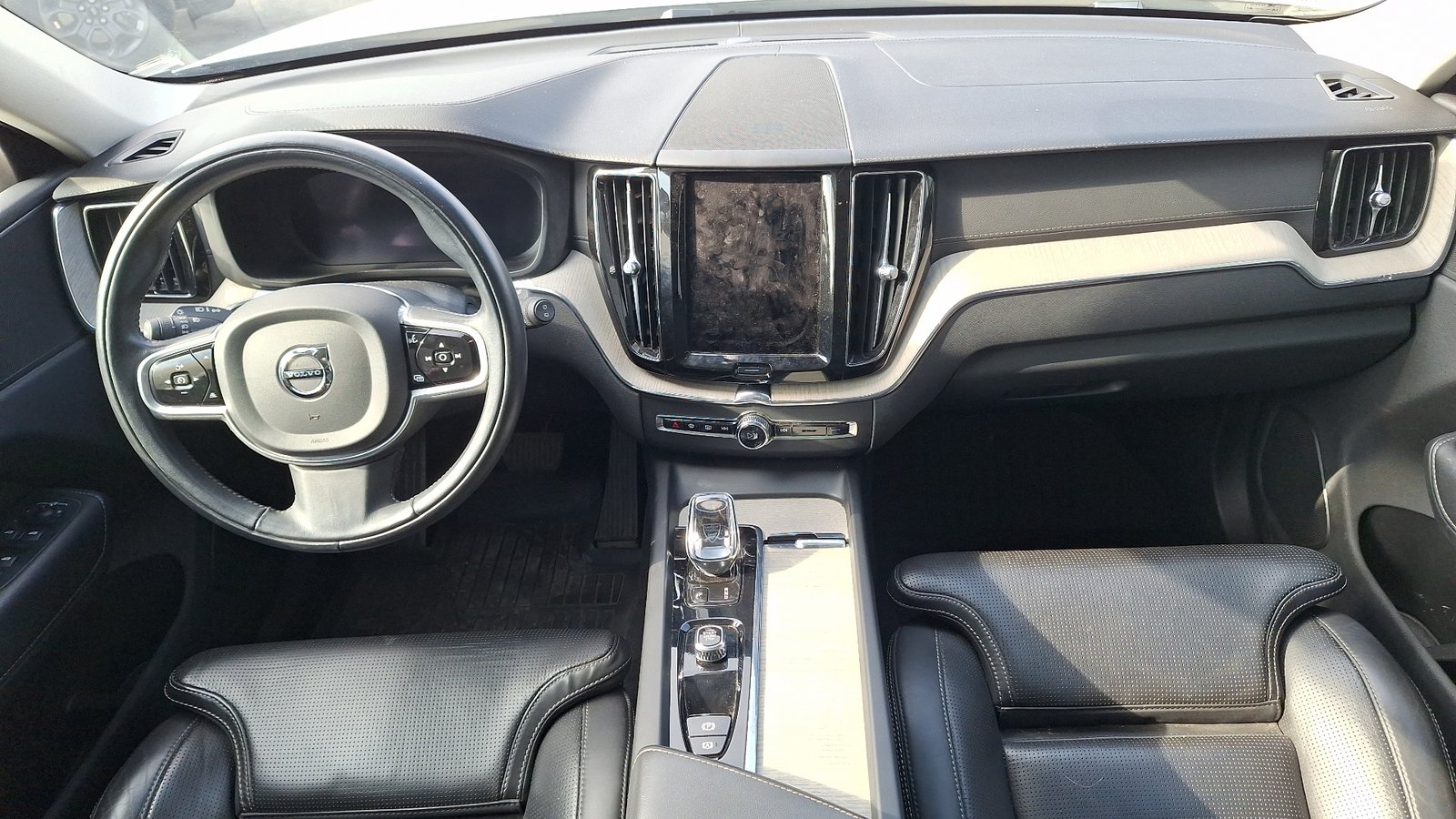 Volvo XC60 2022 - Imagen 6 de 16
