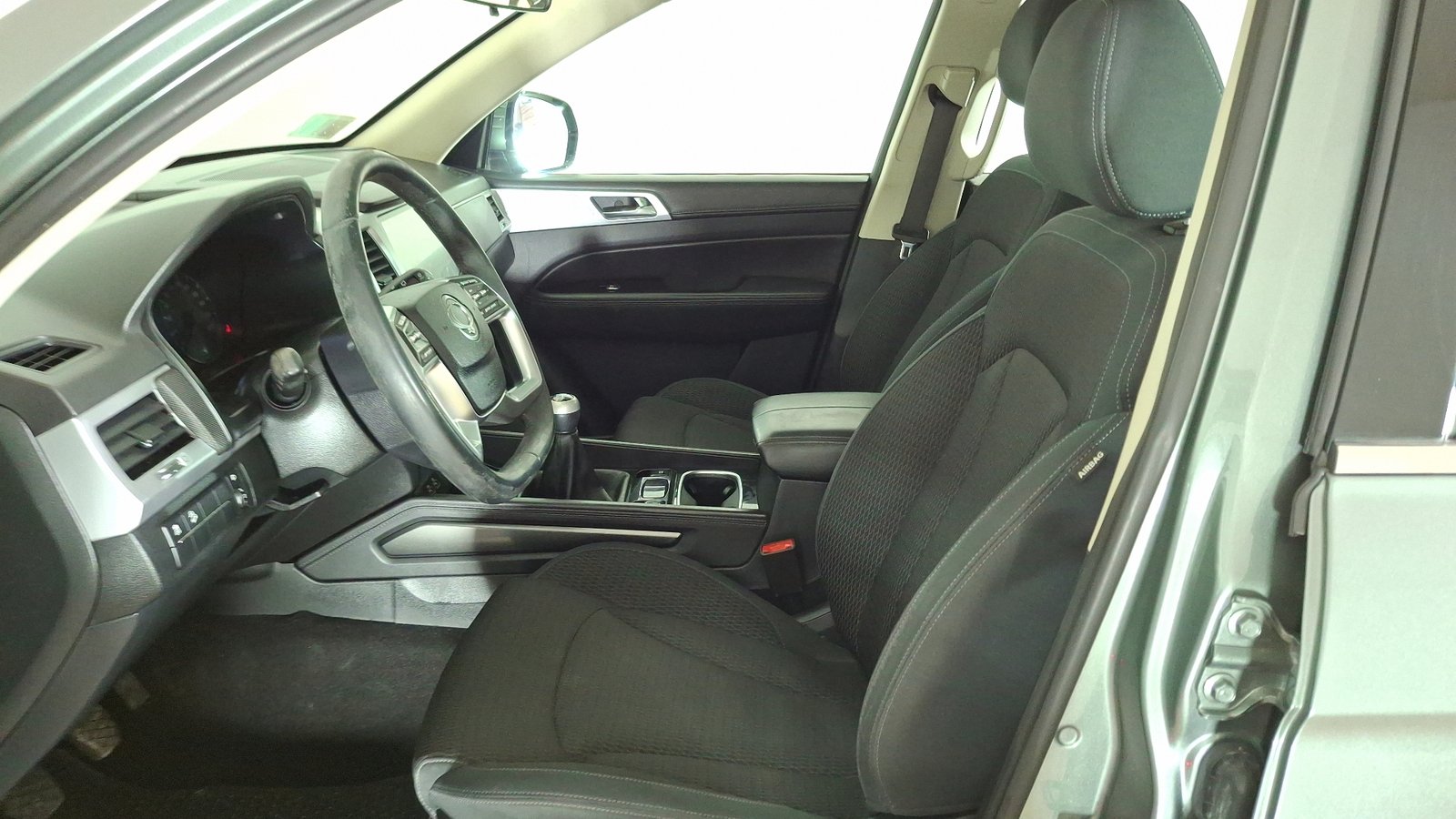 Ssangyong Rexton 2023 - Imagen 13 de 16