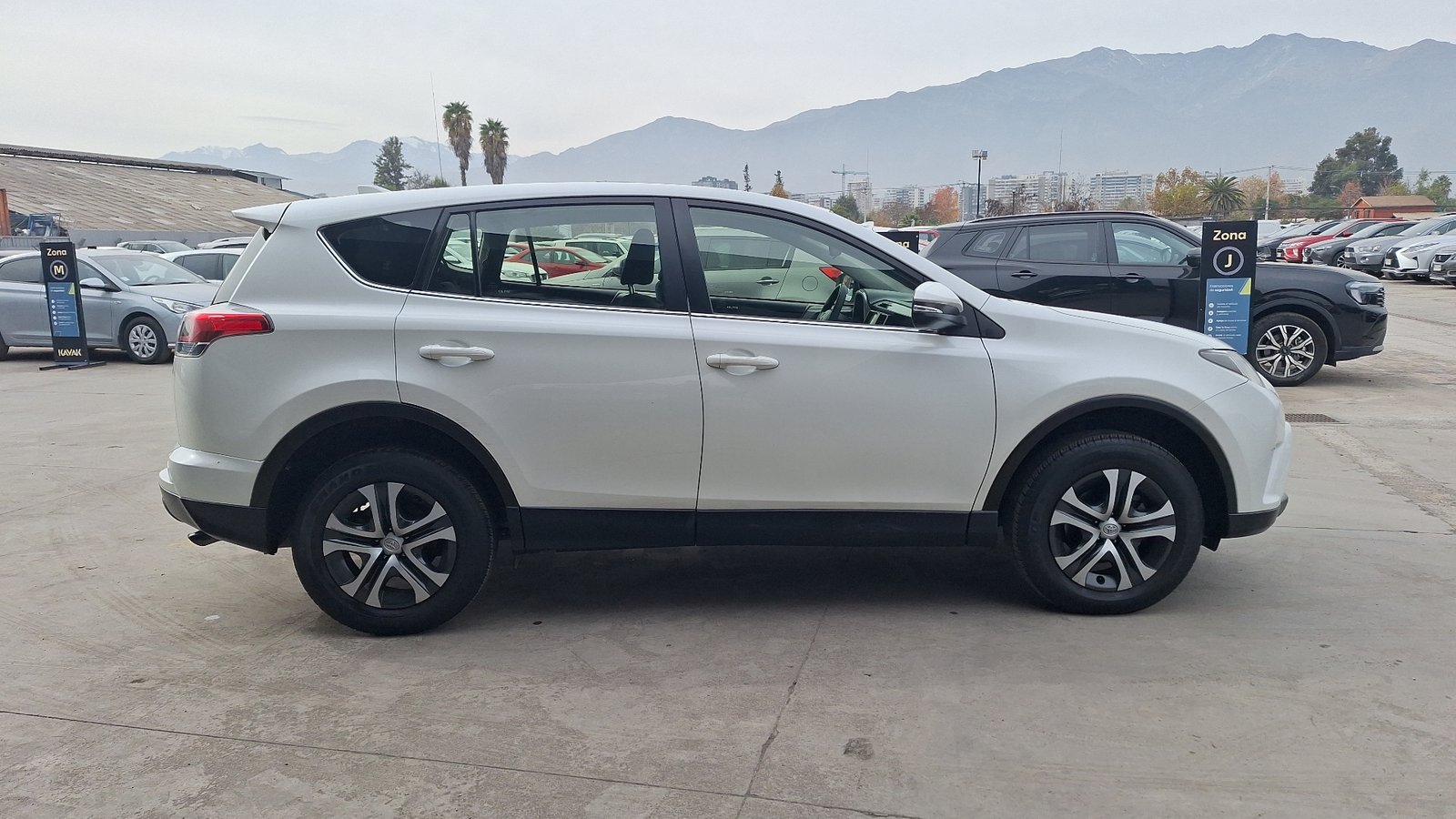 Toyota RAV4 2018 - Imagen 5 de 15