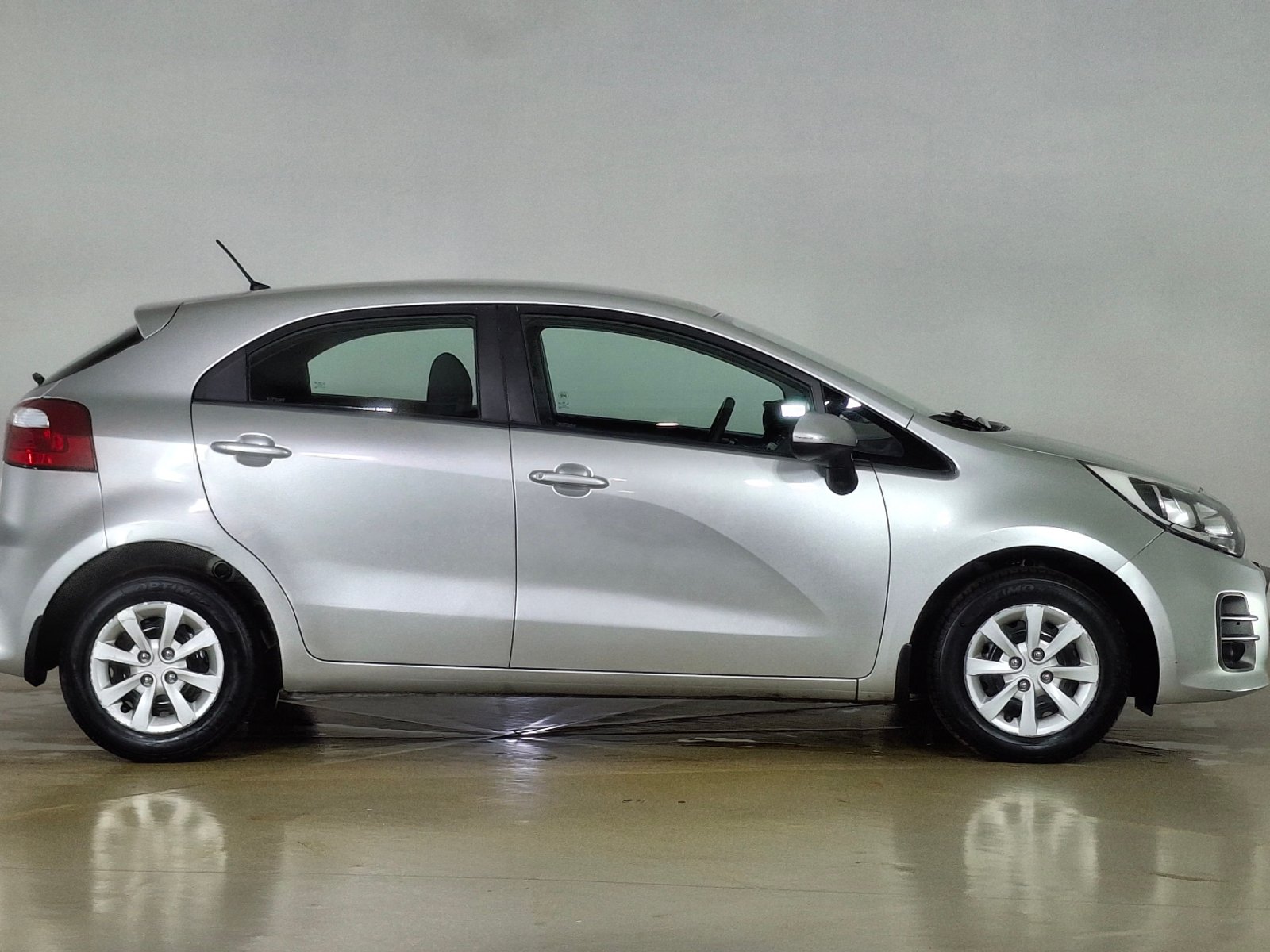 Kia RIO 5 2017 - Foto 4 de 15