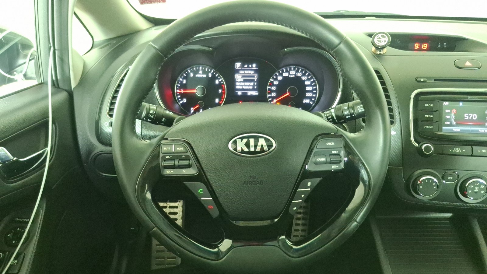 Kia CERATO 5 2019 - Imagen 8 de 17