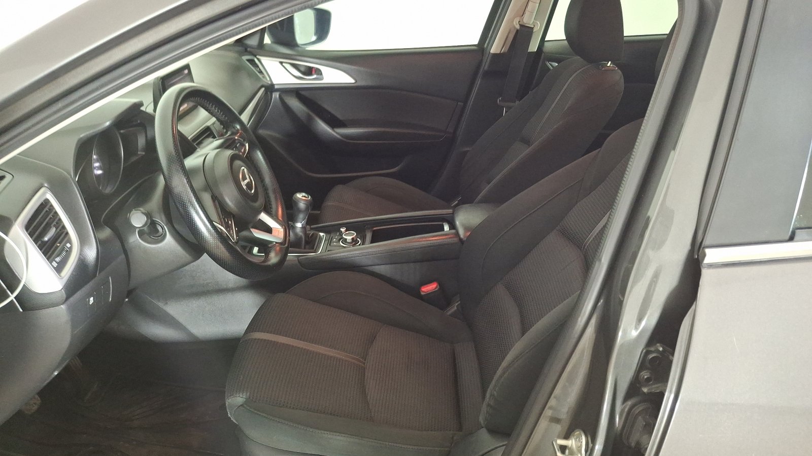 Mazda Mazda 3 2017 - Imagen 13 de 16