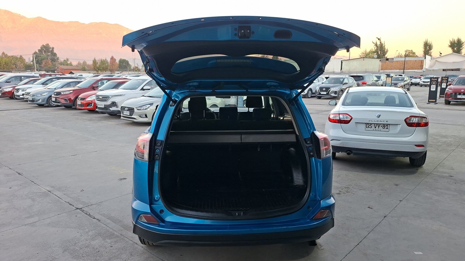 Toyota RAV4 2019 - Imagen 4 de 15