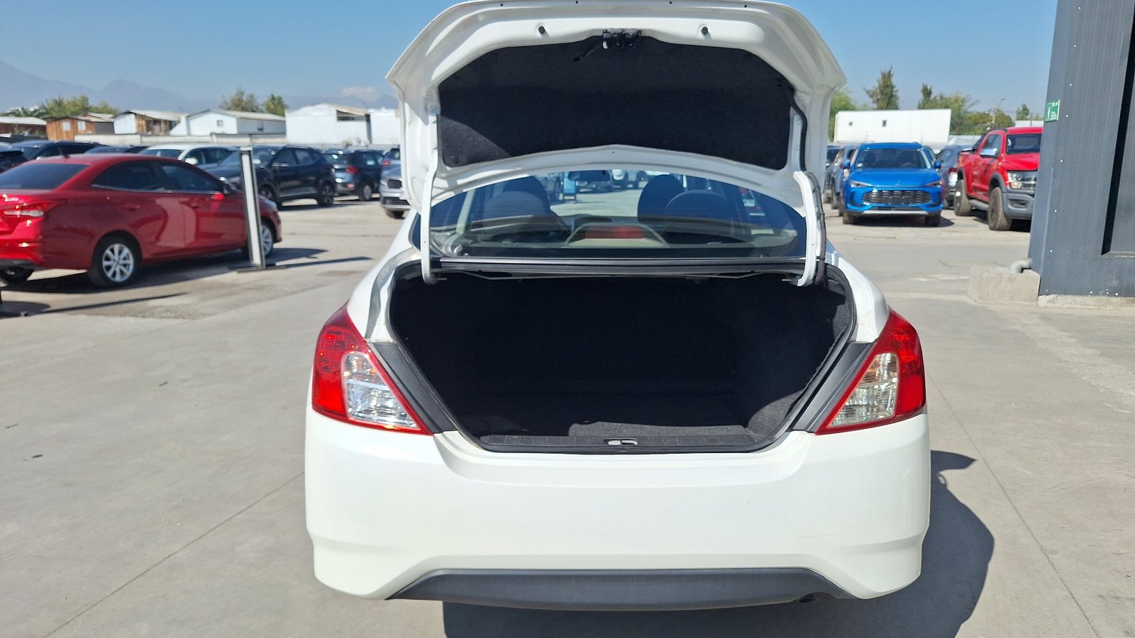 Nissan Versa 2018 - Imagen 4 de 14