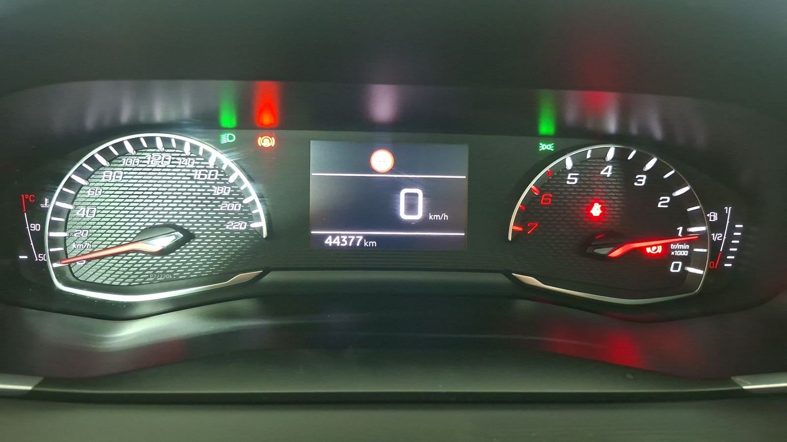 Peugeot 208 2021 - Imagen 10 de 17