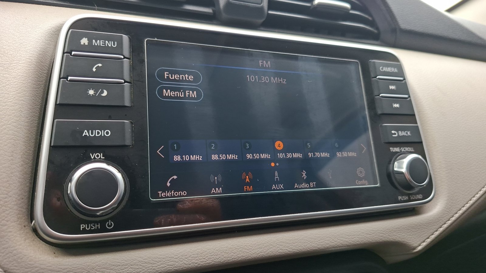 Nissan Versa 2021 - Imagen 10 de 15