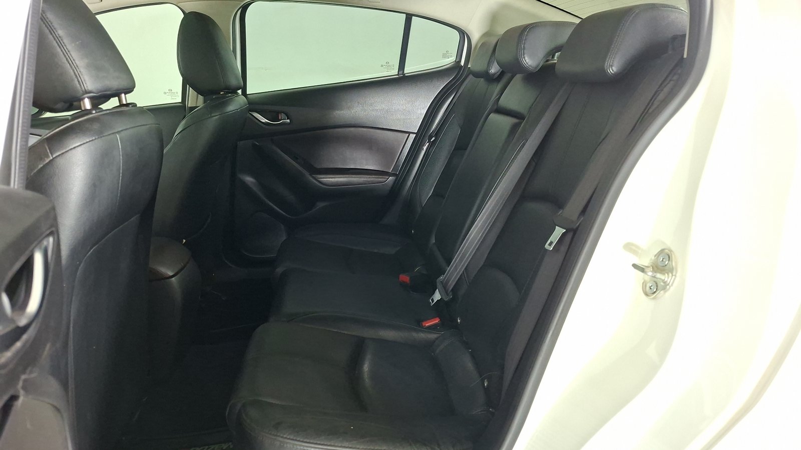 Mazda Mazda 3 2018 - Imagen 16 de 18