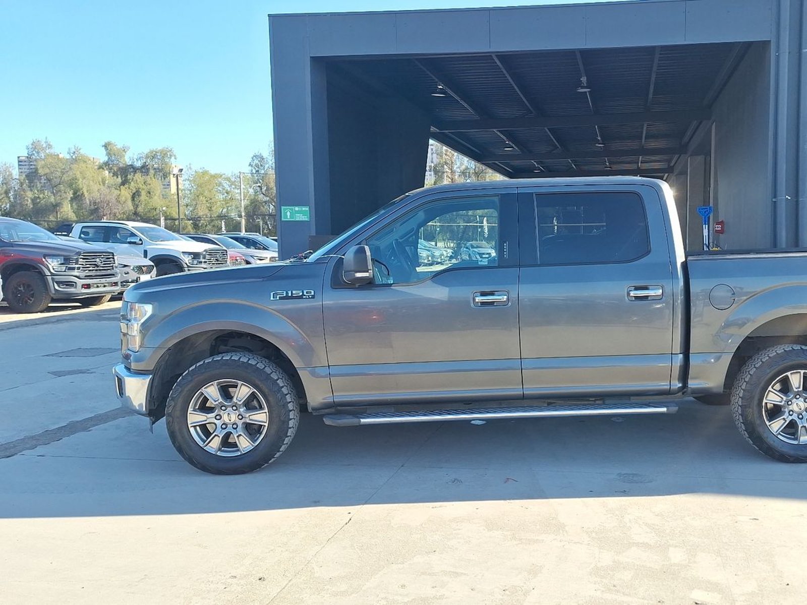 Ford F-150 2017 - Foto 2 de 15