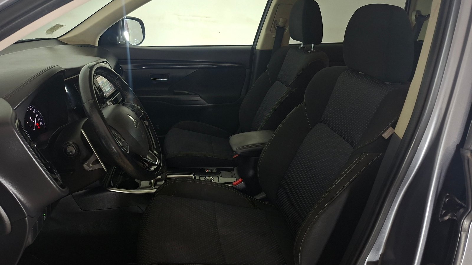 Mitsubishi Outlander 2019 - Imagen 14 de 18