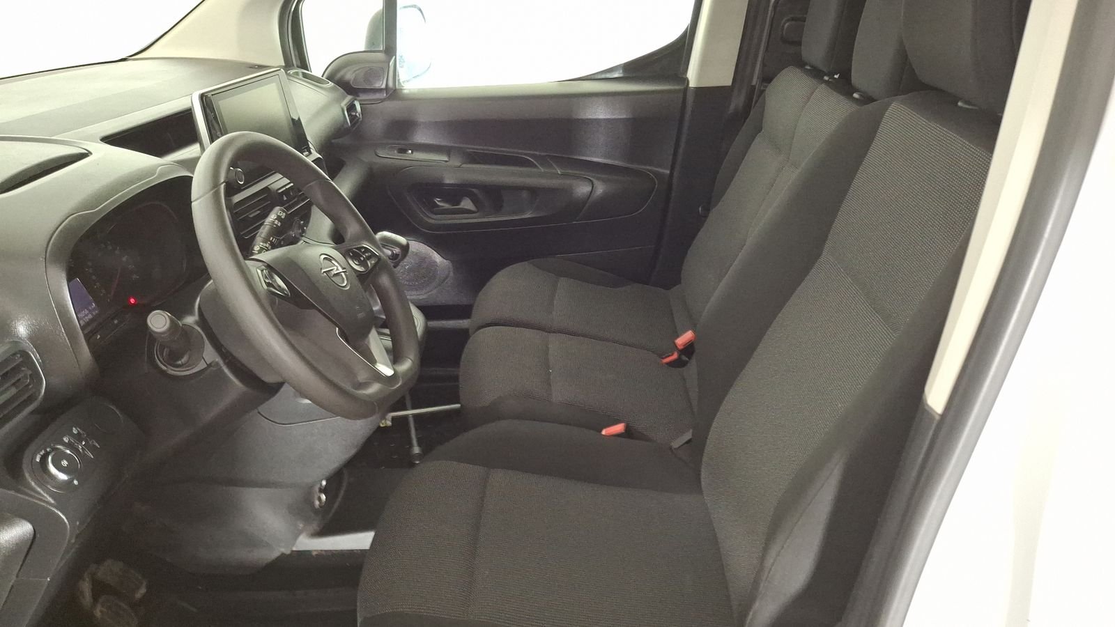 Opel Combo 2024 - Imagen 11 de 13