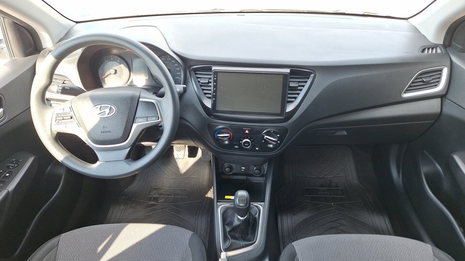 Hyundai Accent 2023 - Imagen 6 de 15