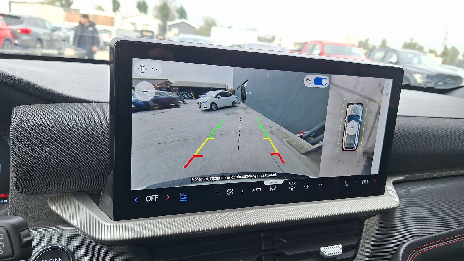 Ford Explorer 2025 - Imagen 12 de 17