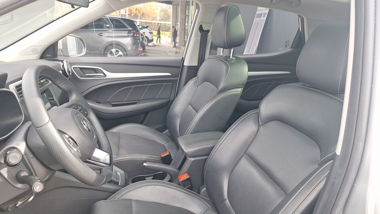 MG Zs 2023 - Imagen 15 de 16