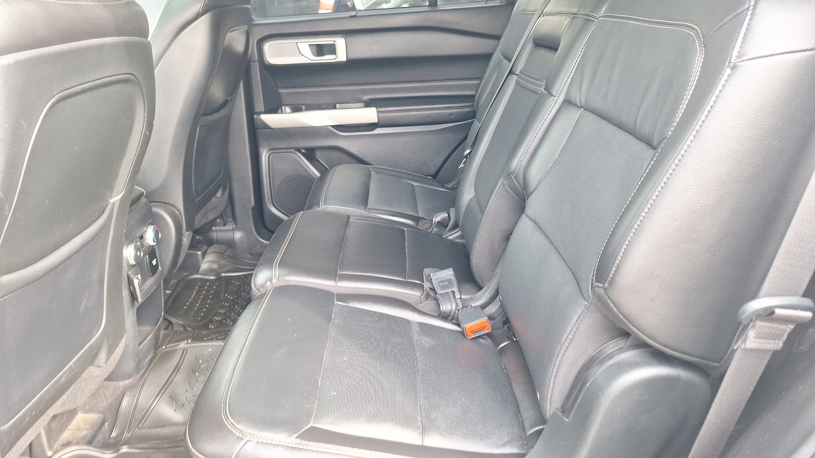 Ford Explorer 2021 - Imagen 15 de 17