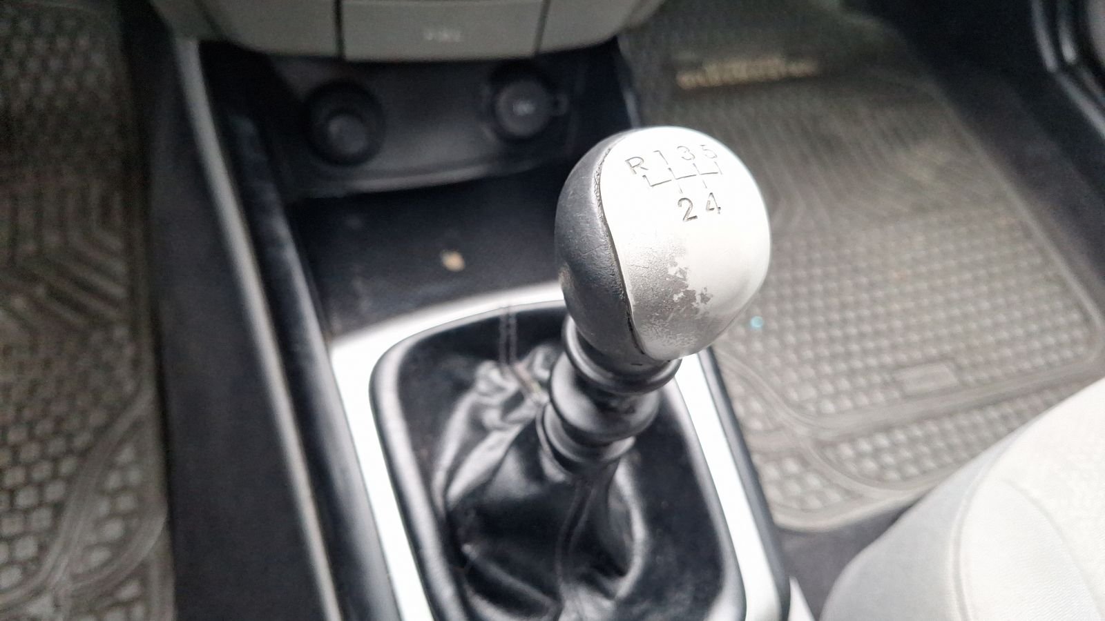 Hyundai Elantra 2011 - Imagen 11 de 14