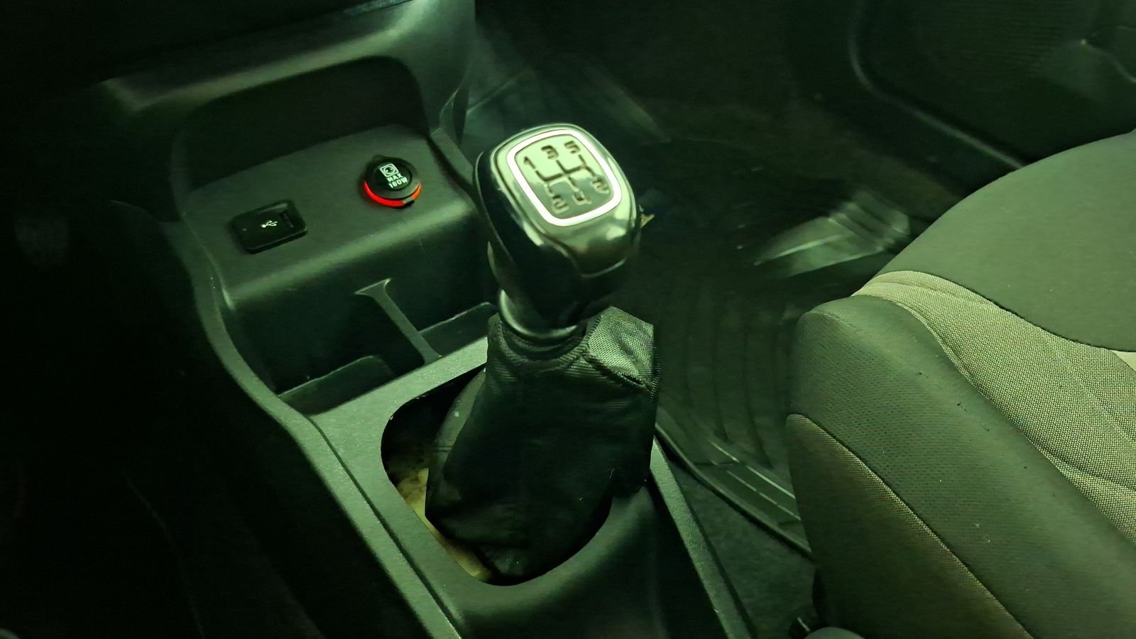 Fiat Uno 2017 - Imagen 12 de 16