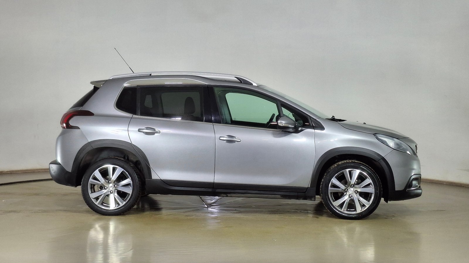 Peugeot 2008 2018 - Foto 4 de 17