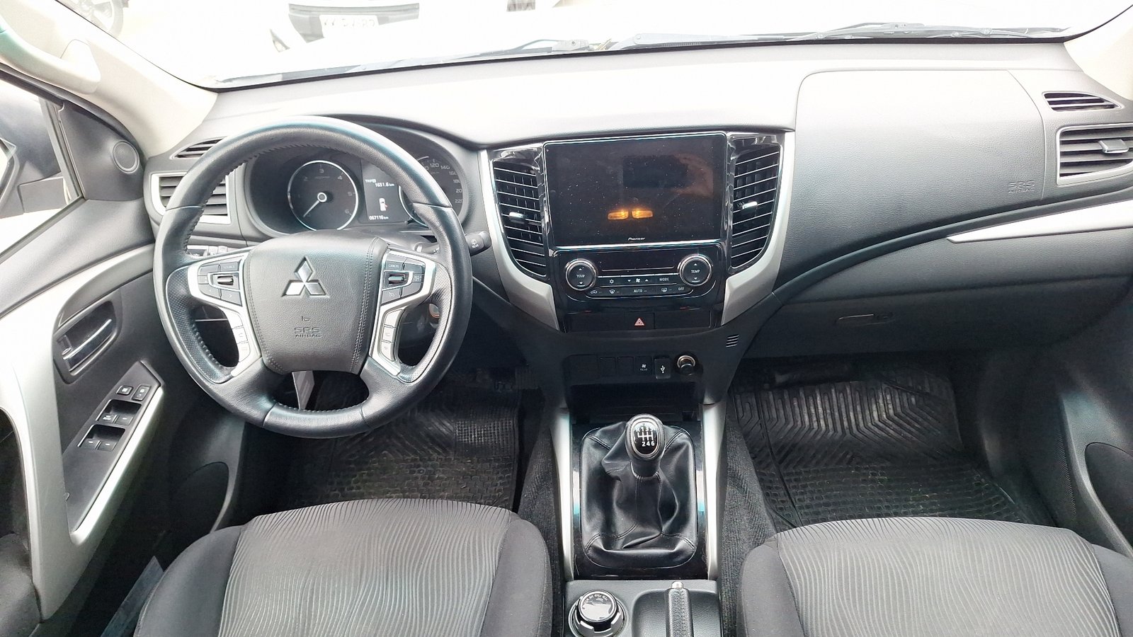 Mitsubishi Montero Sport 2018 - Imagen 6 de 16