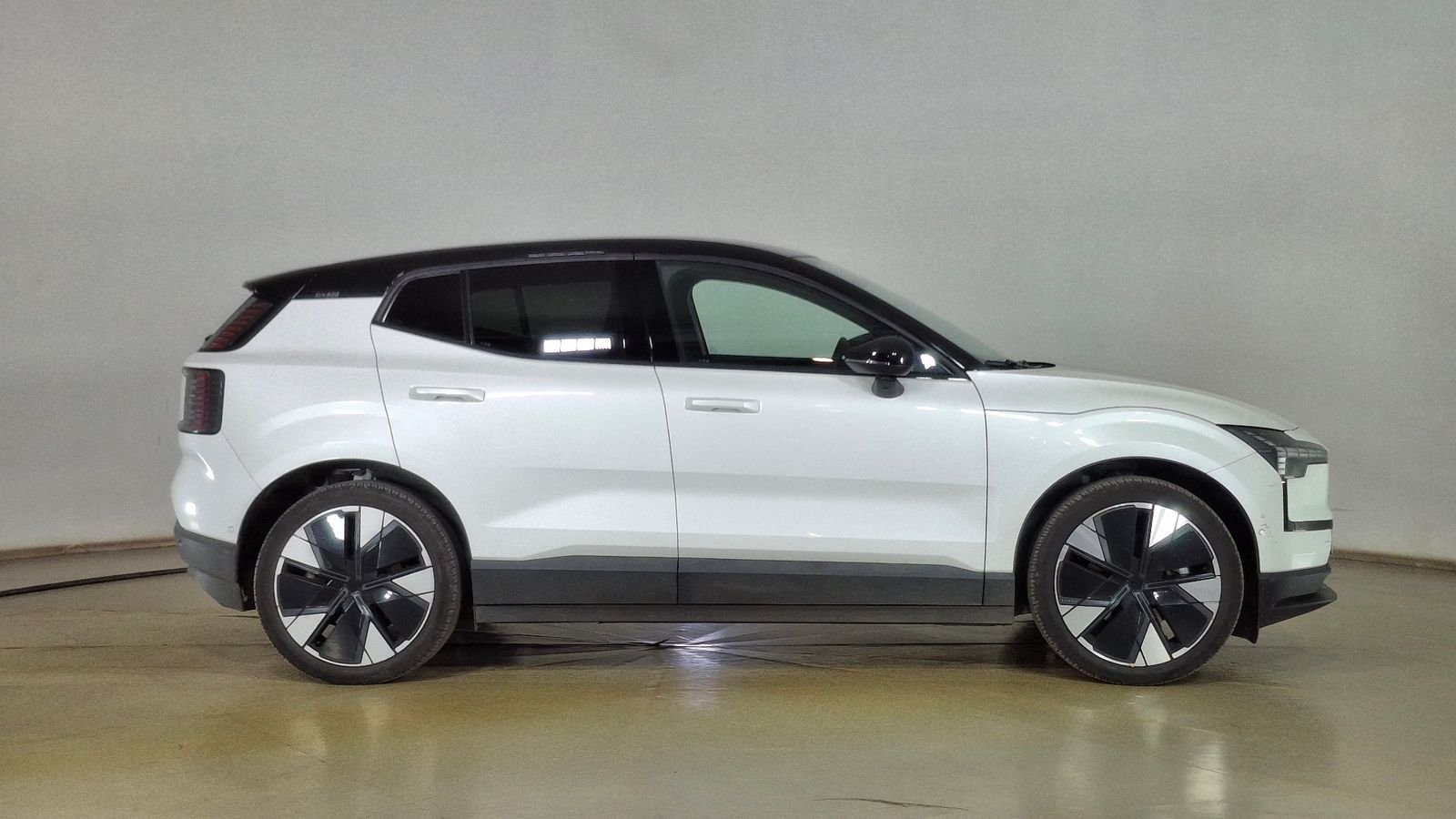 Volvo EX30 2024 - Imagen 4 de 17