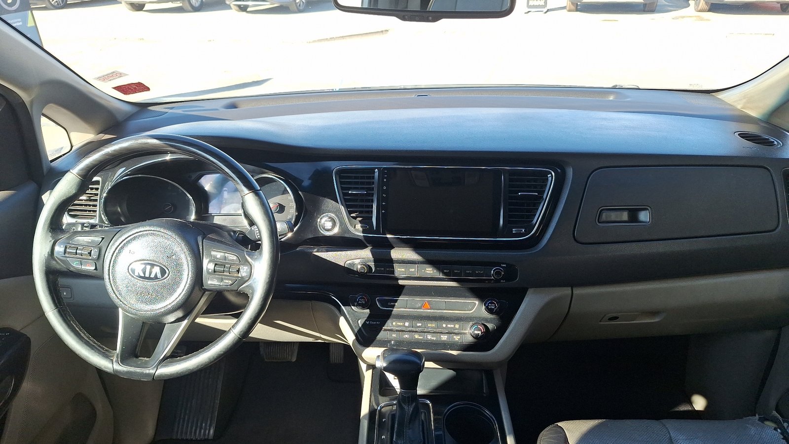 Kia Grand Carnival 2018 - Imagen 6 de 15
