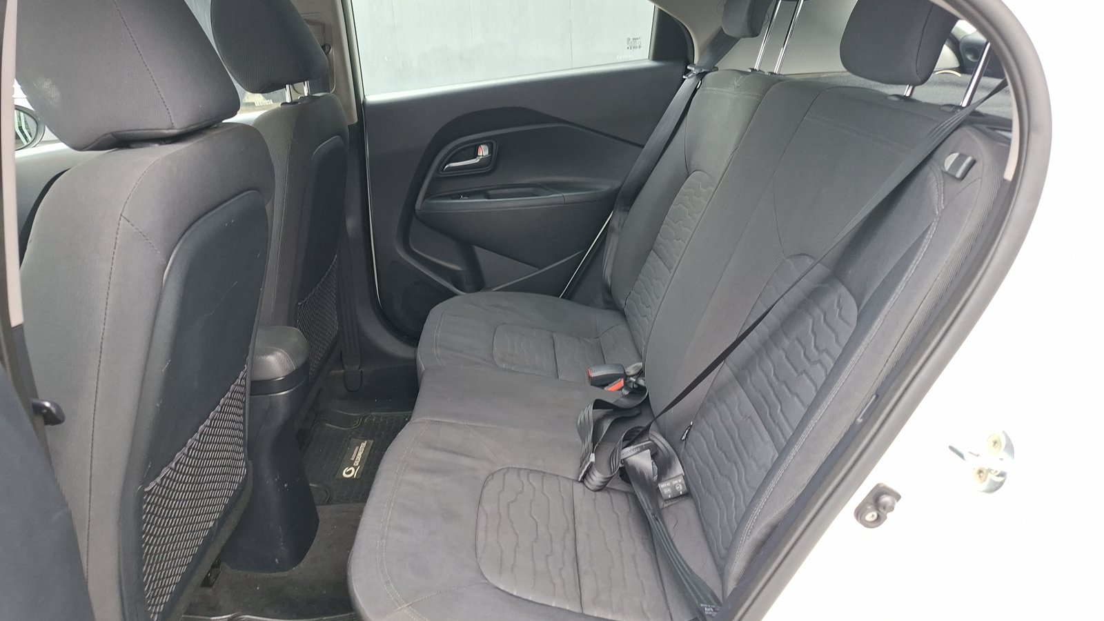 Kia RIO 5 2017 - Imagen 13 de 14