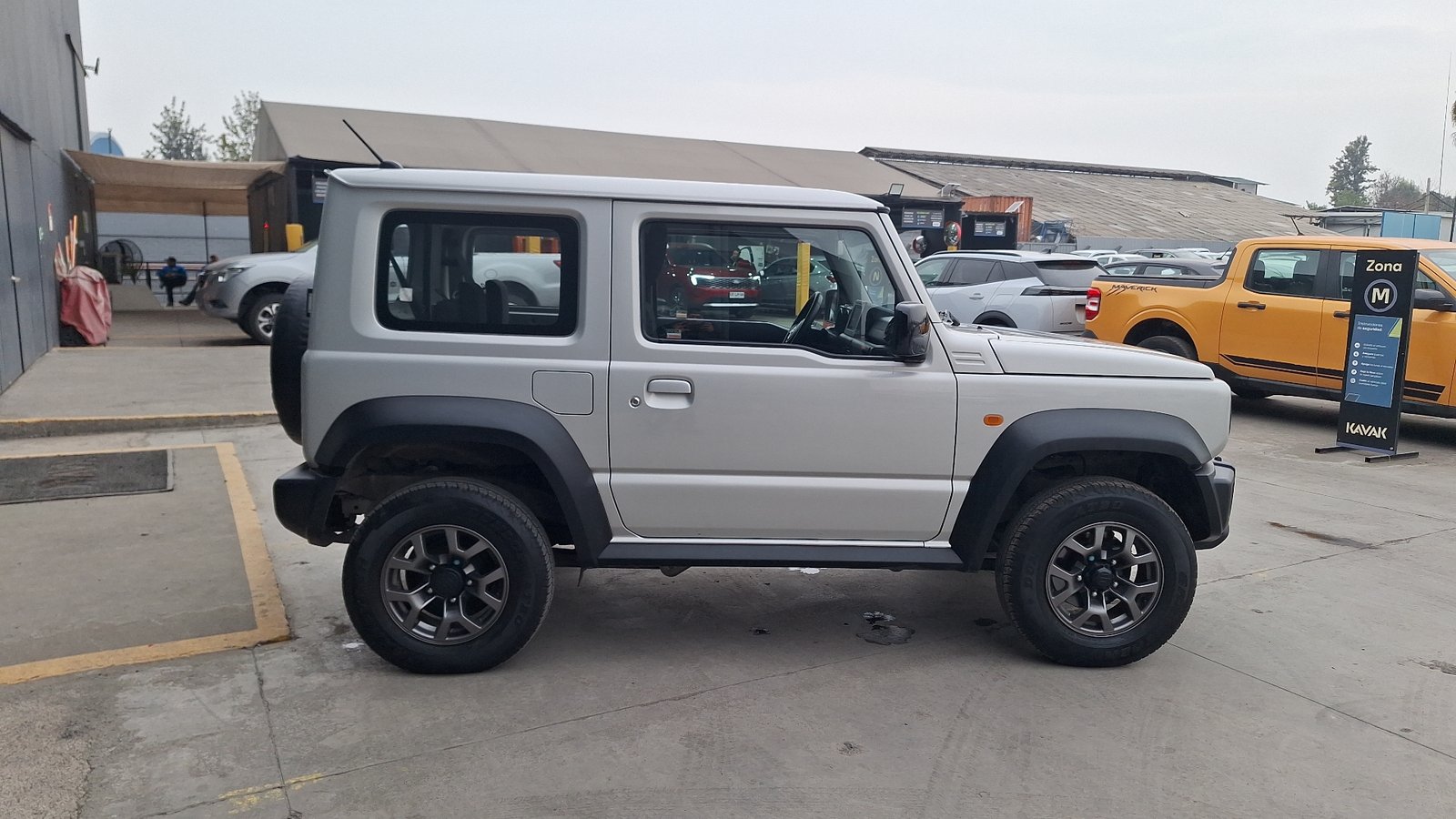 Suzuki Jimny 2023 - Foto 5 de 8