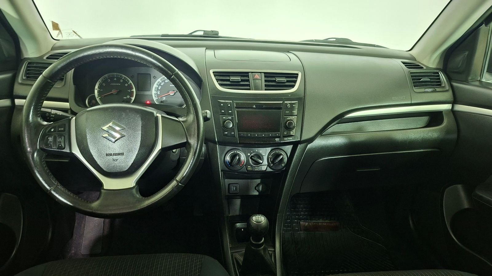 Suzuki Swift 2015 - Imagen 8 de 16