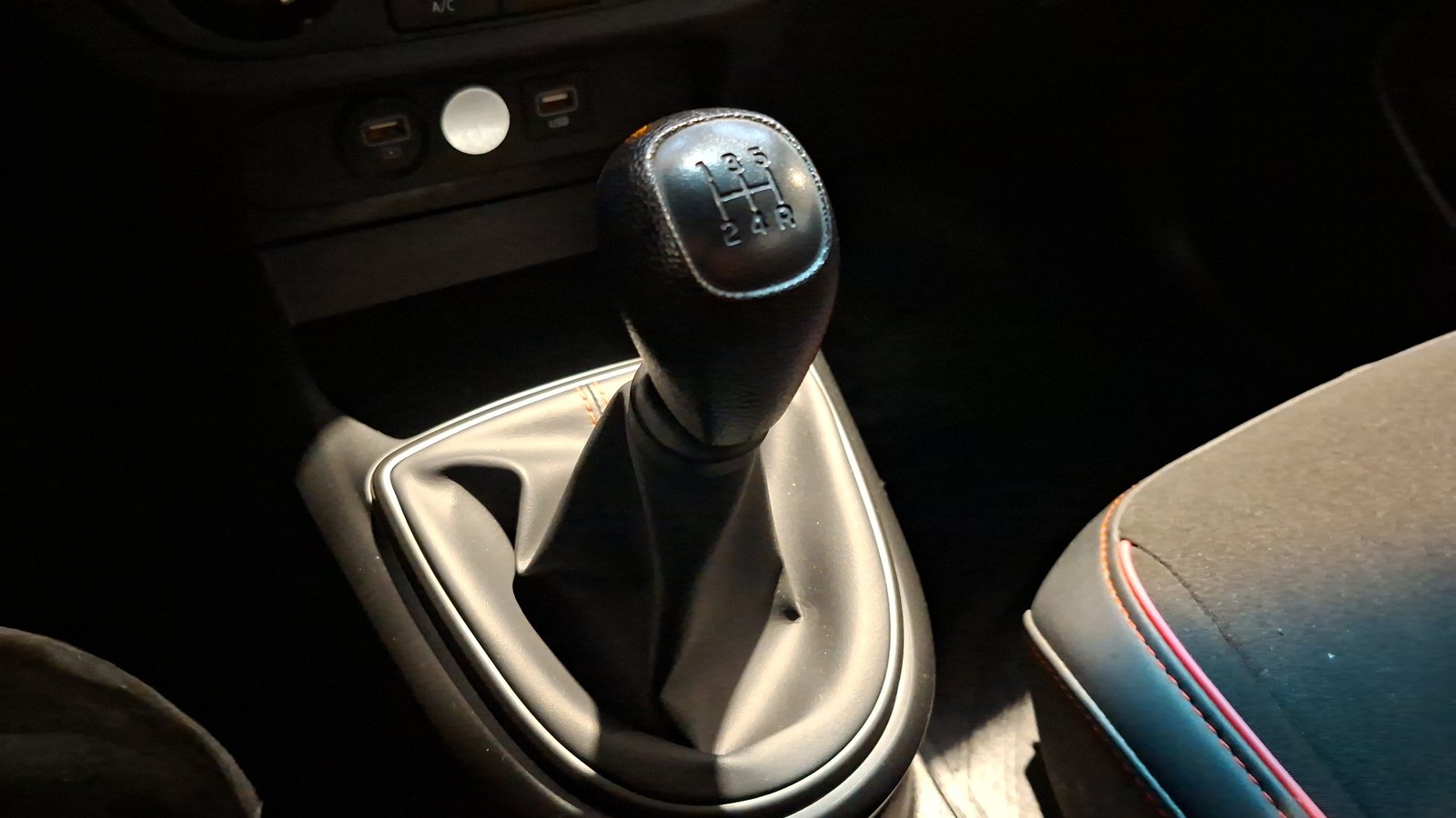Hyundai Grand I10 2023 - Imagen 12 de 17