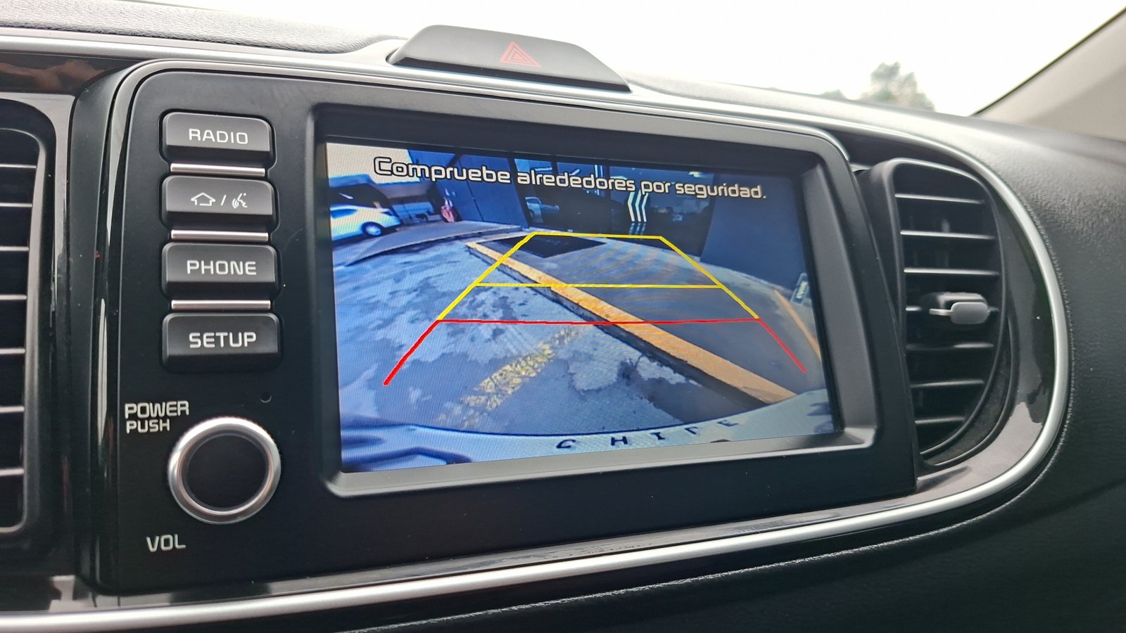 Kia Soluto 2025 - Imagen 12 de 16