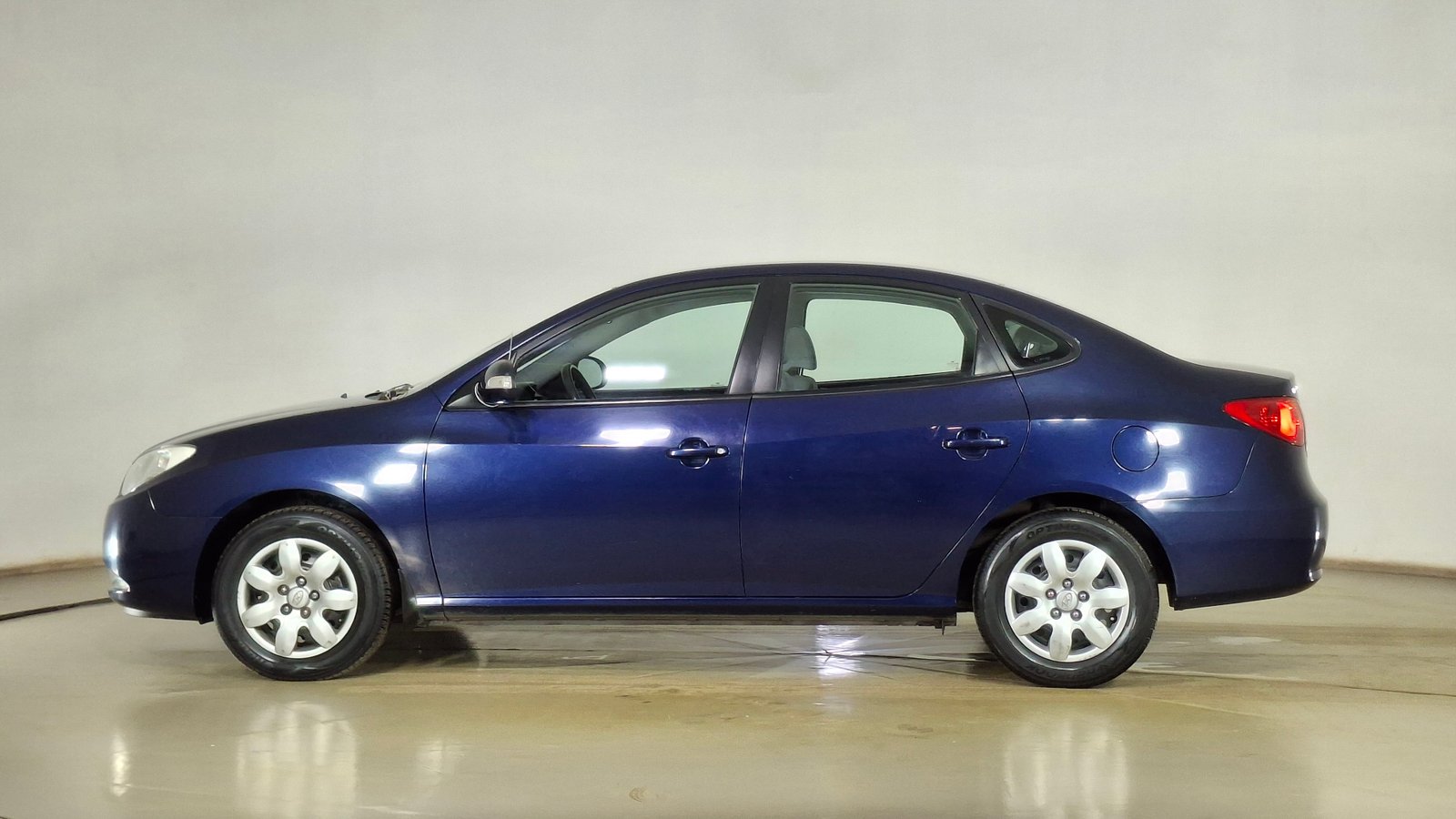 Hyundai Elantra 2011 - Imagen 7 de 15