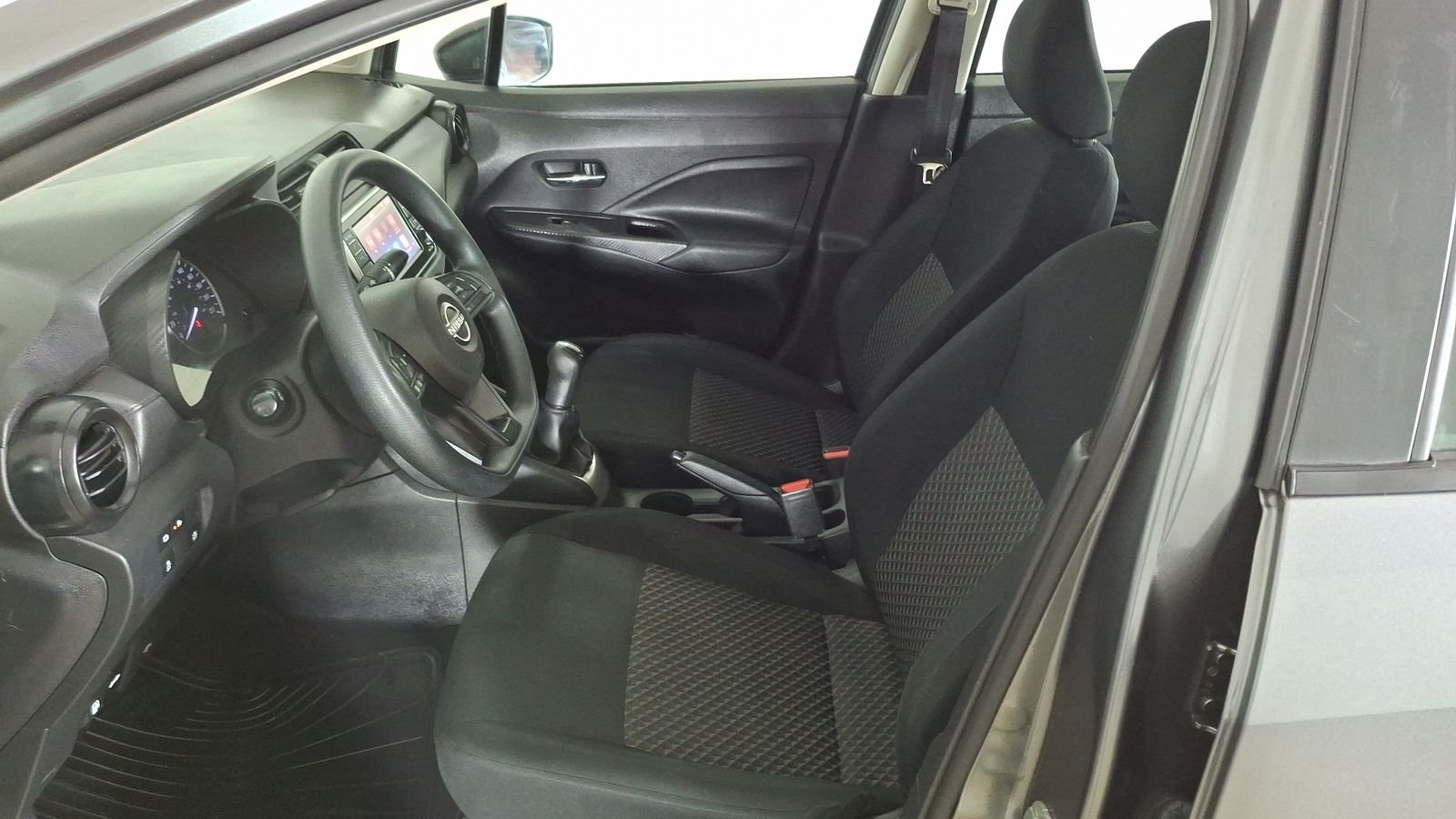 Nissan Versa 2024 - Imagen 12 de 15