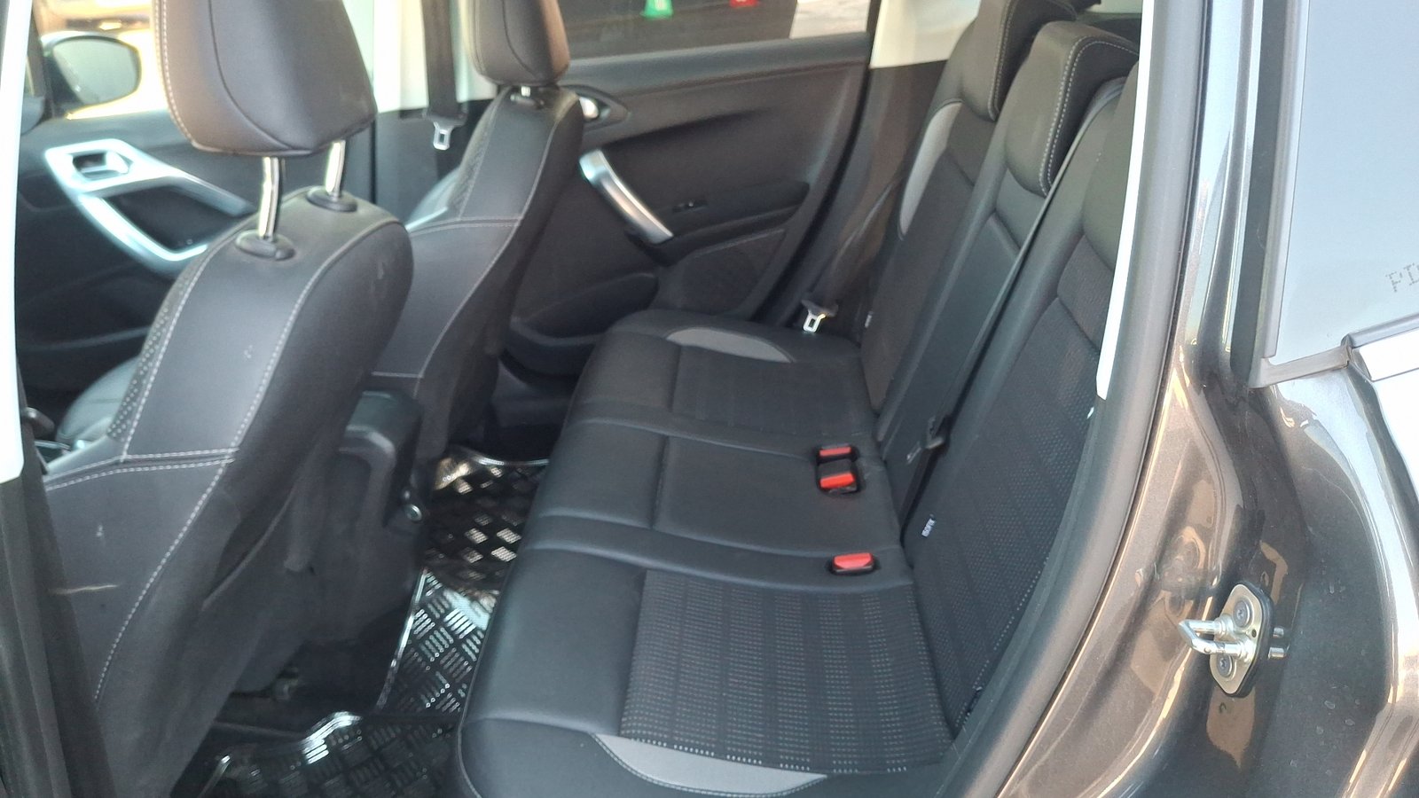 Peugeot 2008 2020 - Imagen 16 de 18