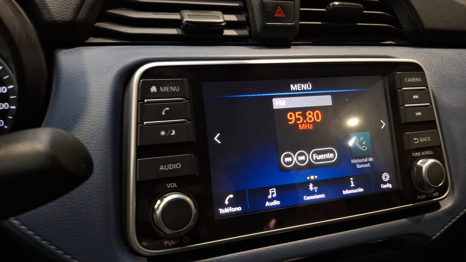 Nissan Versa 2023 - Imagen 10 de 16