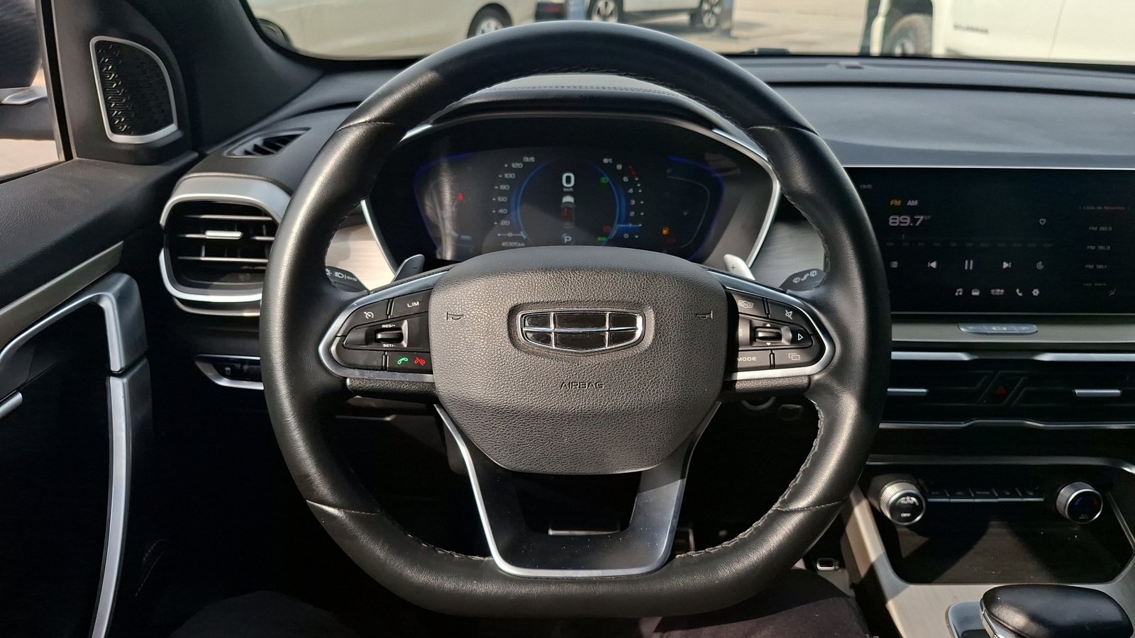 Geely Coolray 2023 - Imagen 8 de 16