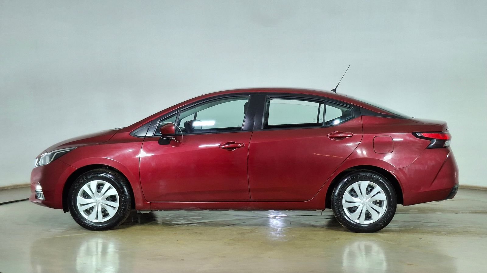 Nissan Versa 2021 - Imagen 7 de 15