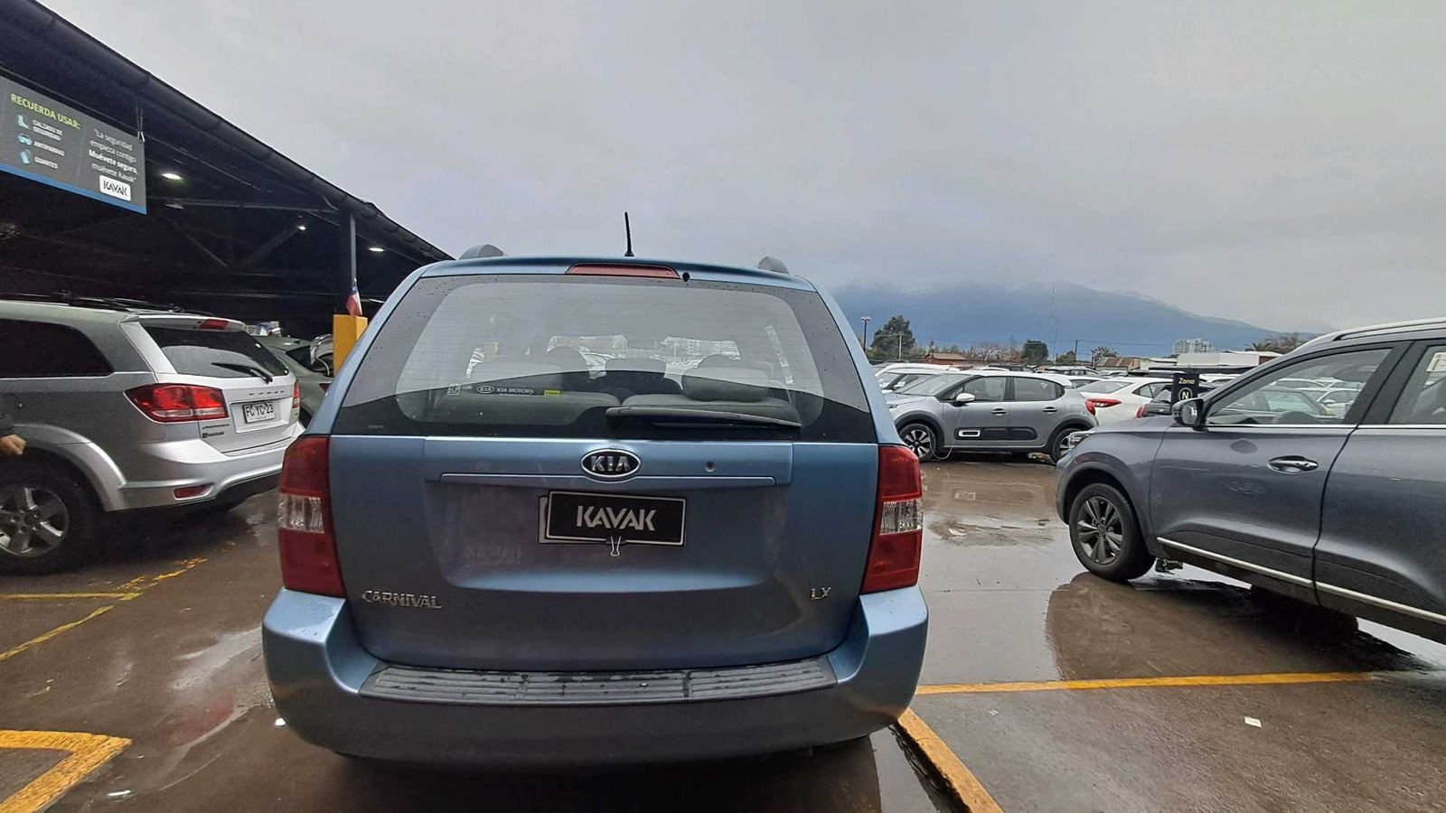 Kia Carnival 2010 - Imagen 3 de 4
