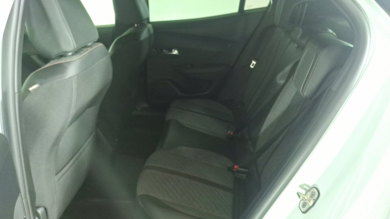 Peugeot 2008 2025 - Imagen 14 de 16