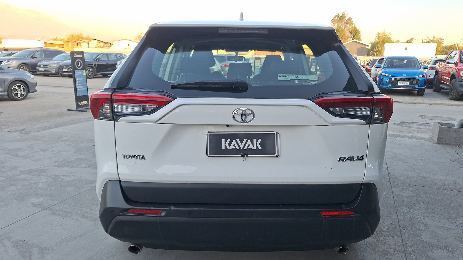 Toyota RAV4 2021 - Imagen 3 de 15