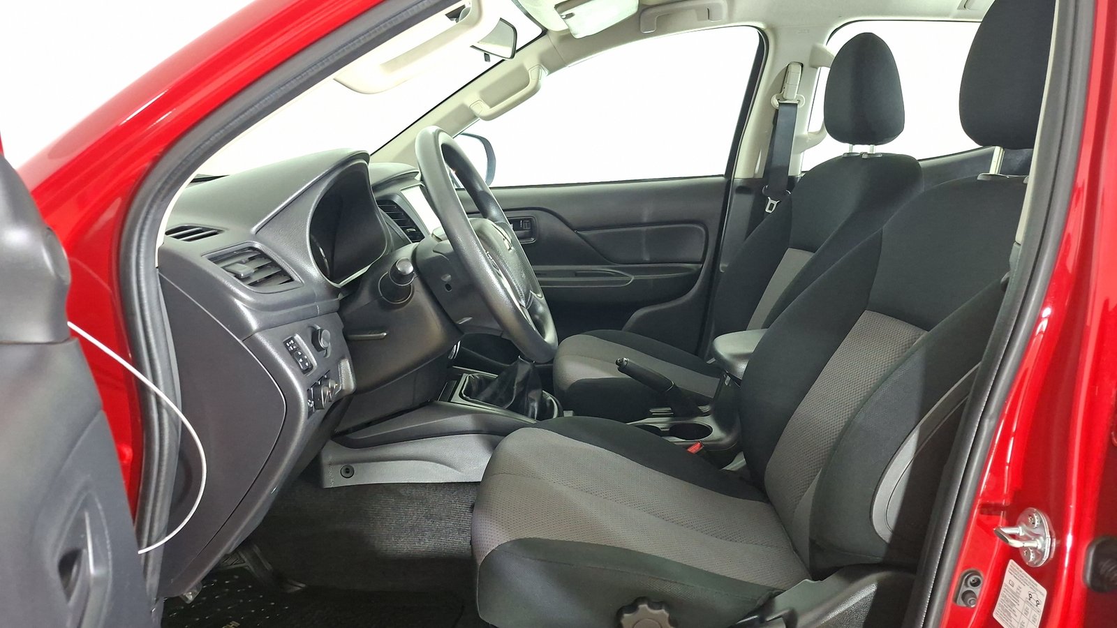 Mitsubishi L200 2024 - Imagen 13 de 16