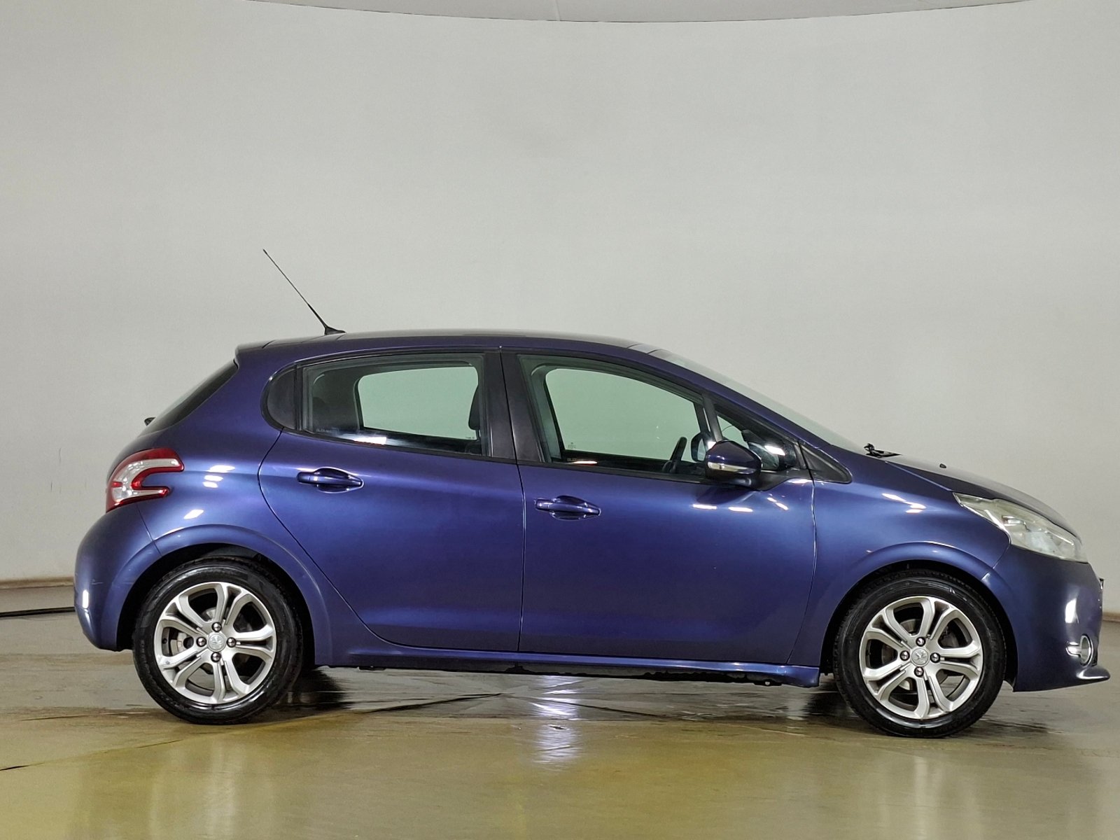 Peugeot 208 2014 - Foto 4 de 17