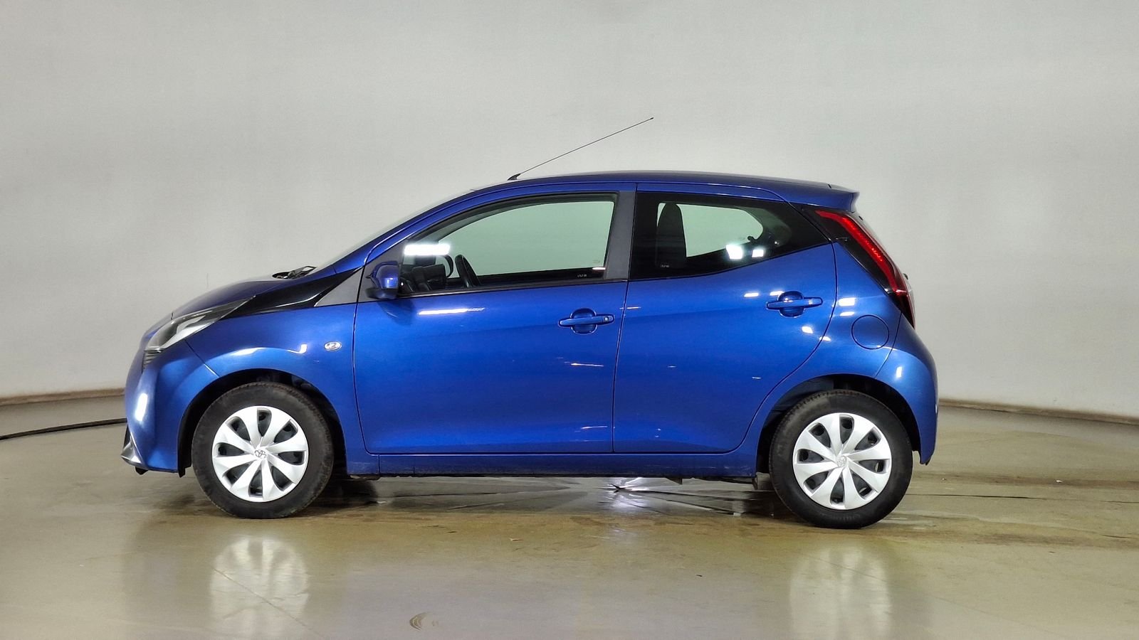 Toyota AYGO 2020 - Imagen 7 de 16