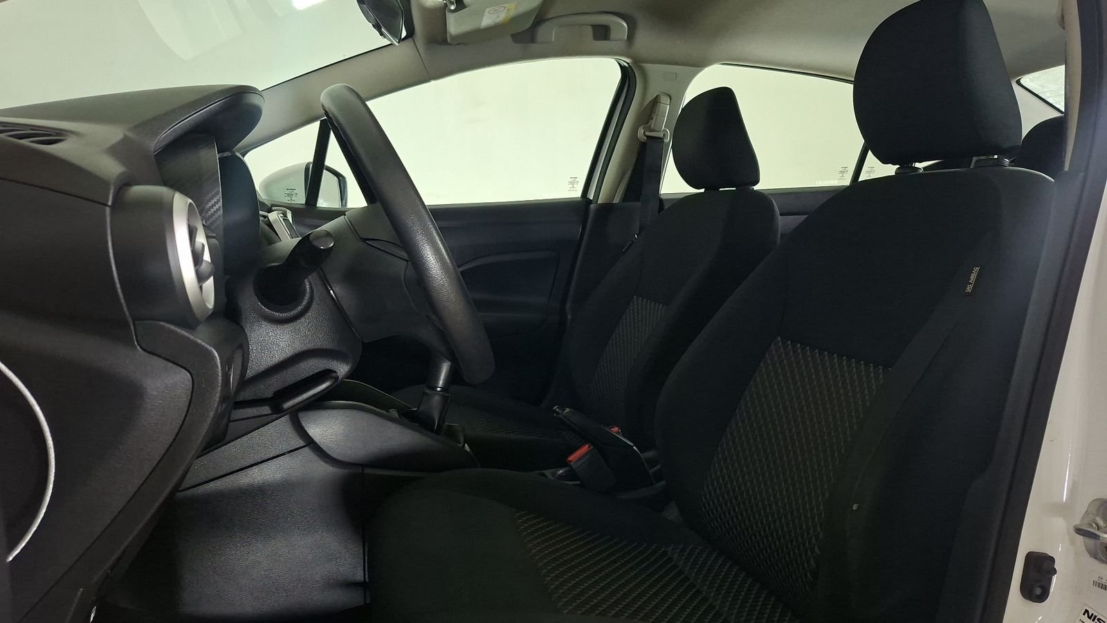 Nissan Versa 2022 - Imagen 13 de 16