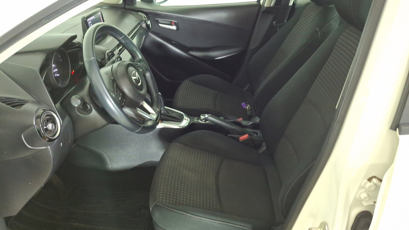 Mazda Mazda 2 2017 - Foto 5 de 8